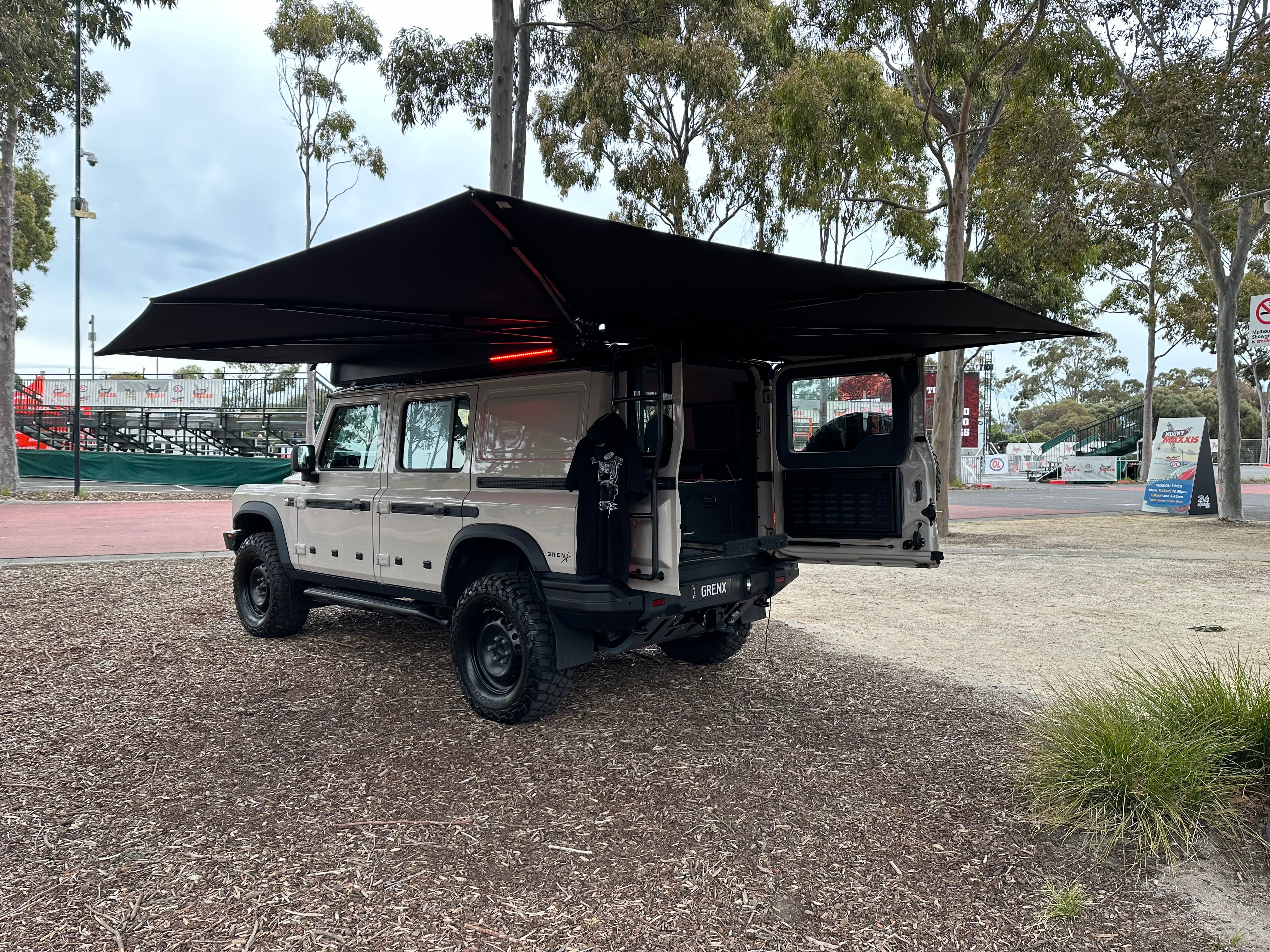 CLEVERSHADE 270 DELUXE AWNING