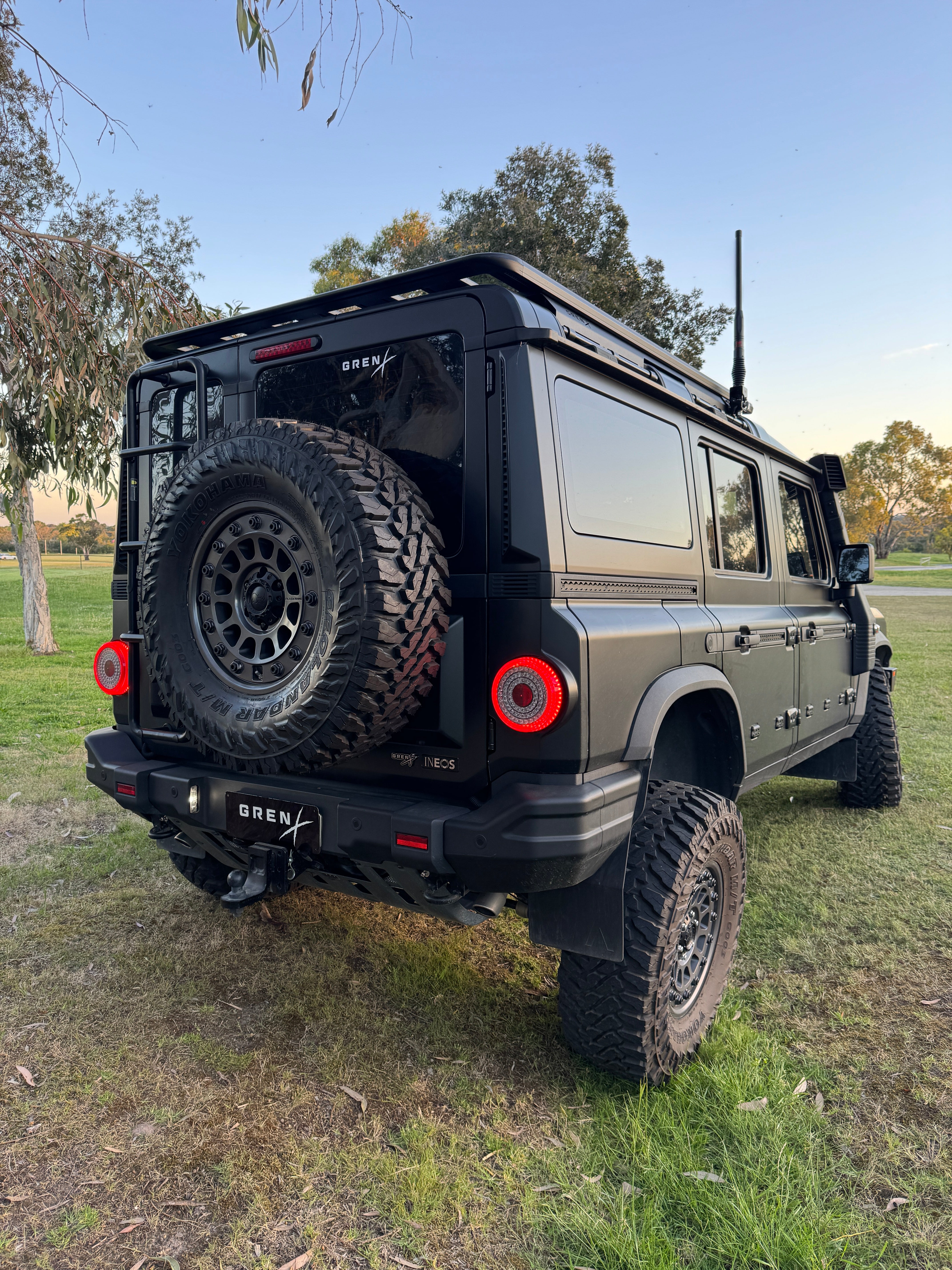 GrenX Antenna Mounting Base for Roofrack to suit Fold Down Bracket UHF