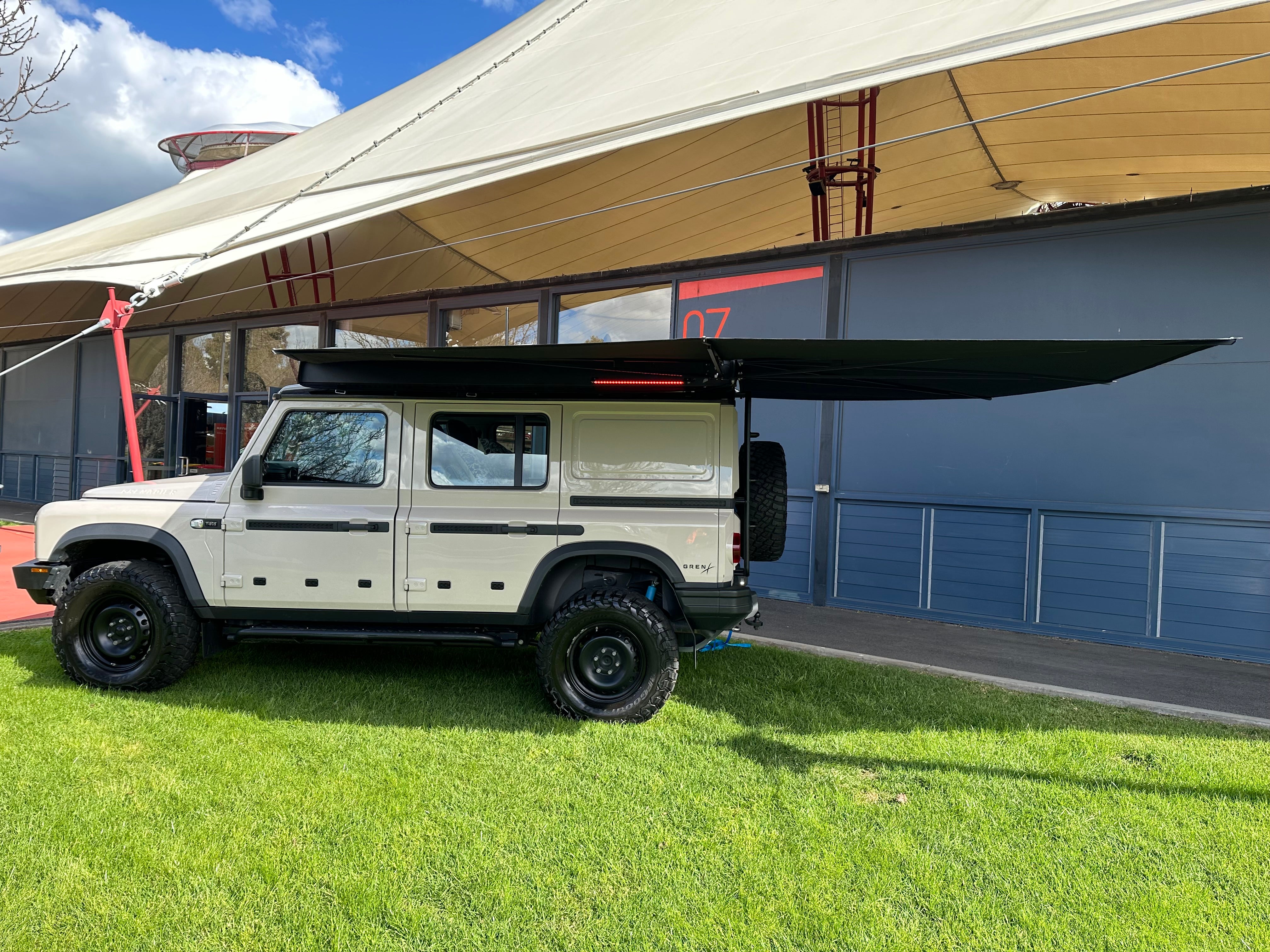 CLEVERSHADE 270 DELUXE AWNING