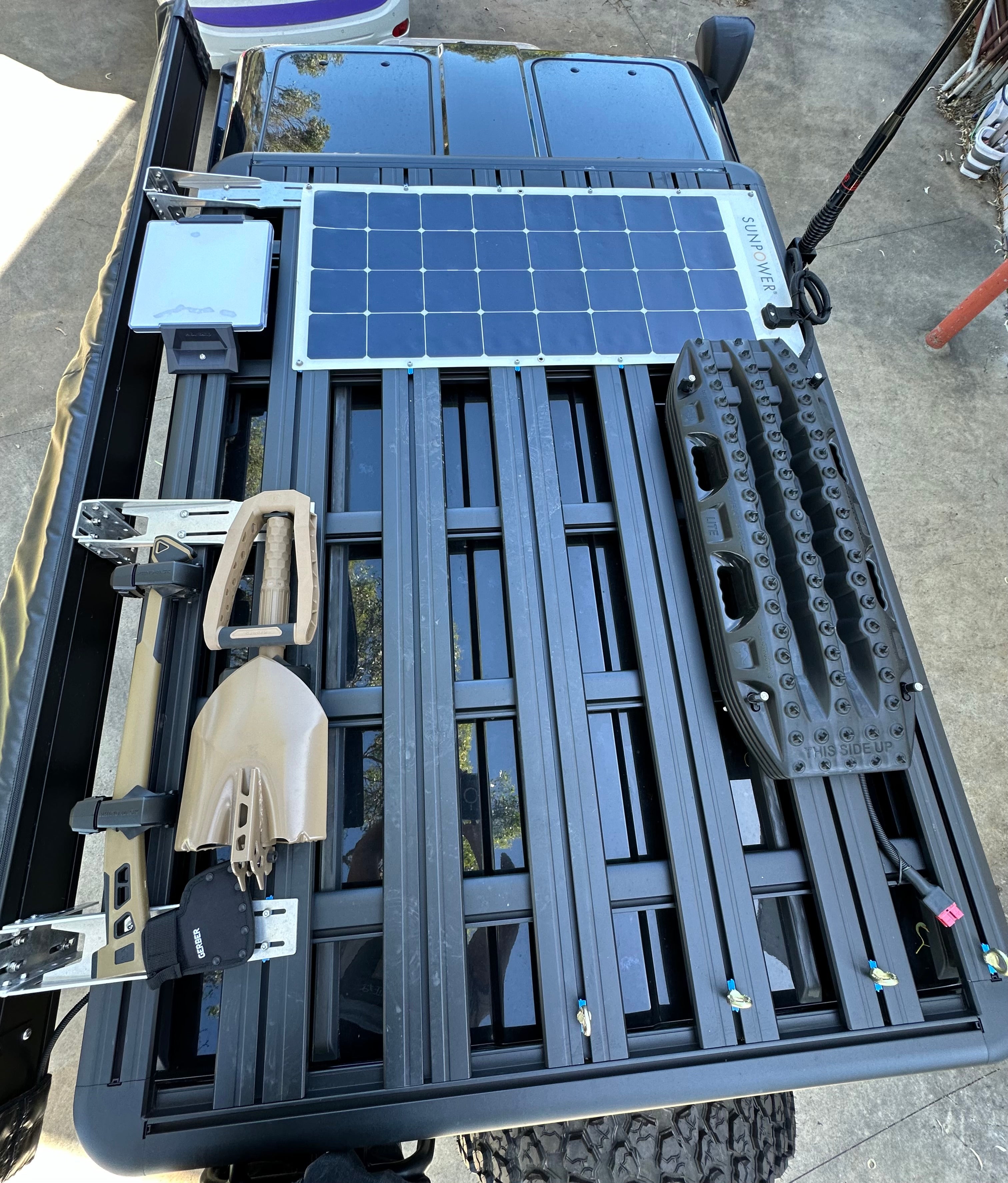 GrenX 3/4 Ultra Low Profile Roof rack system 2100L Ineos Grenadier