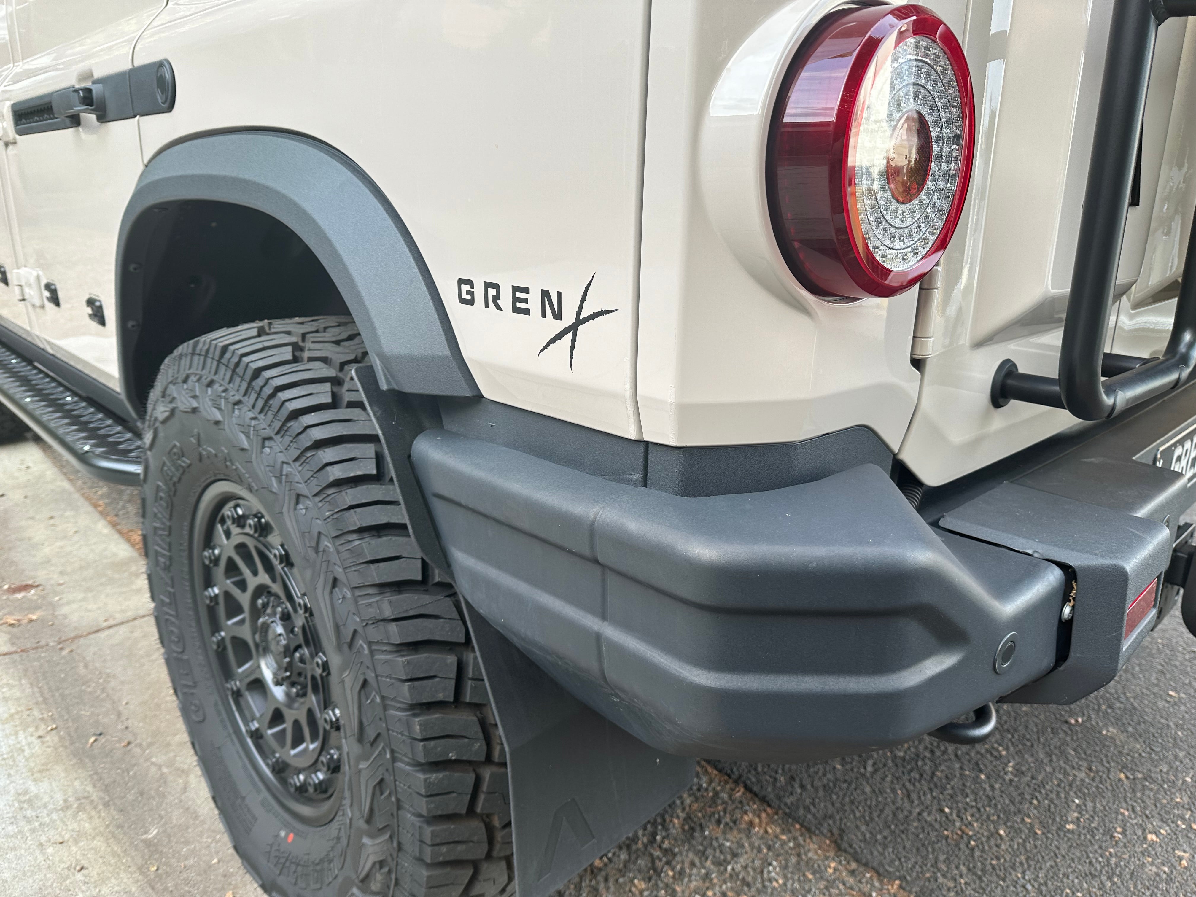 Touch Up Paint with Brush – Ineos Grenadier & Quartermaster