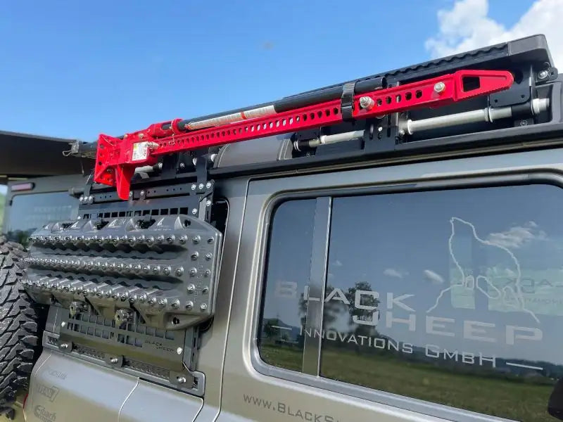 Maxtrax holder for side carrier Ineos Grenadier