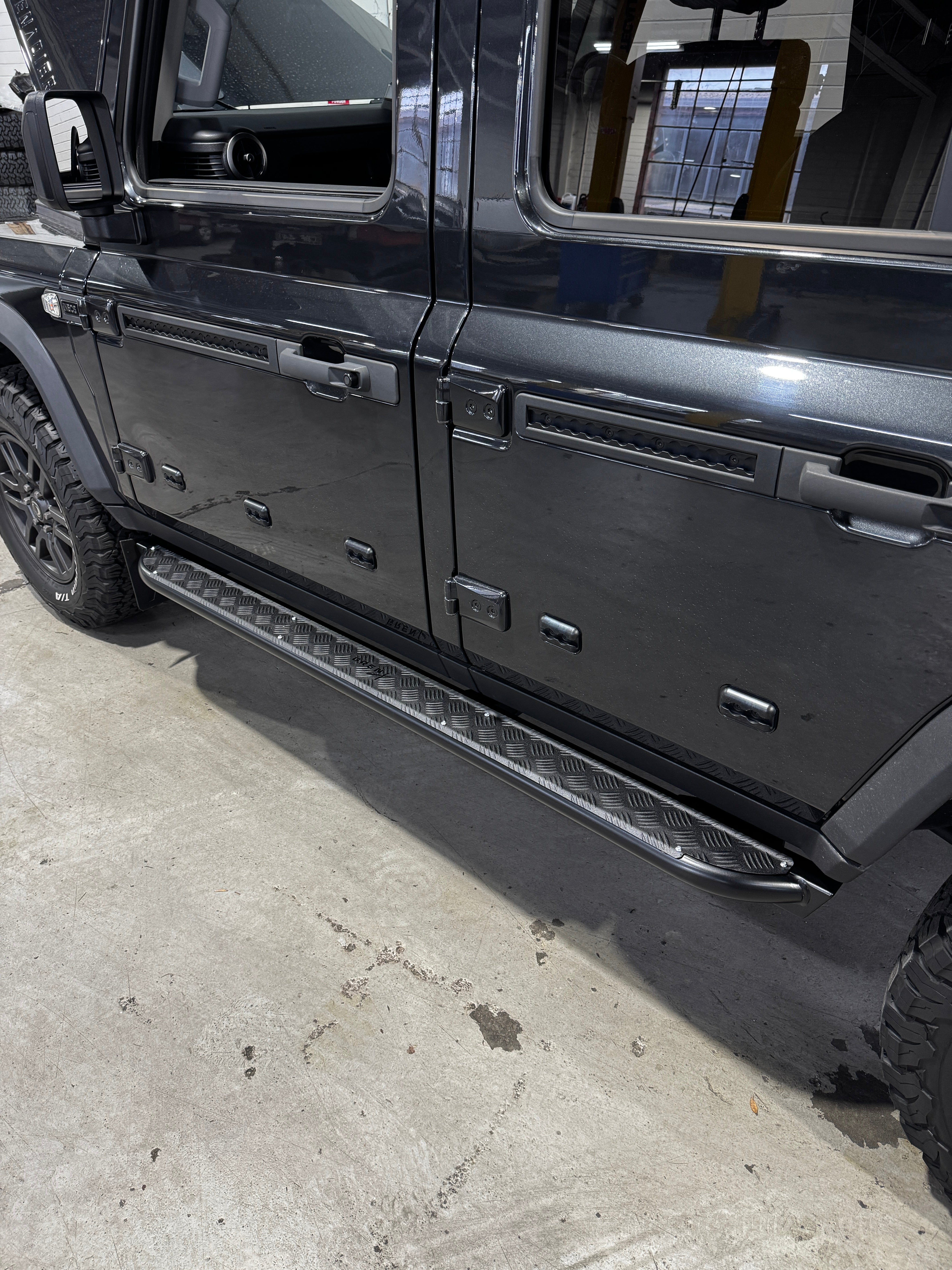 GrenX Rockslider Steps Ineos Grenadier