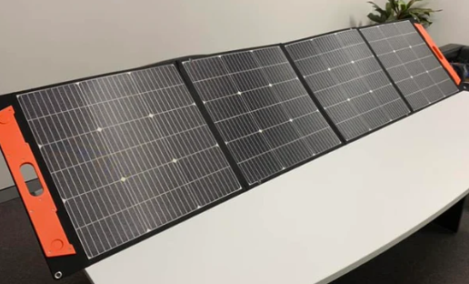 Portable Solar Panel – INEOS Grenadier – 225-Watt